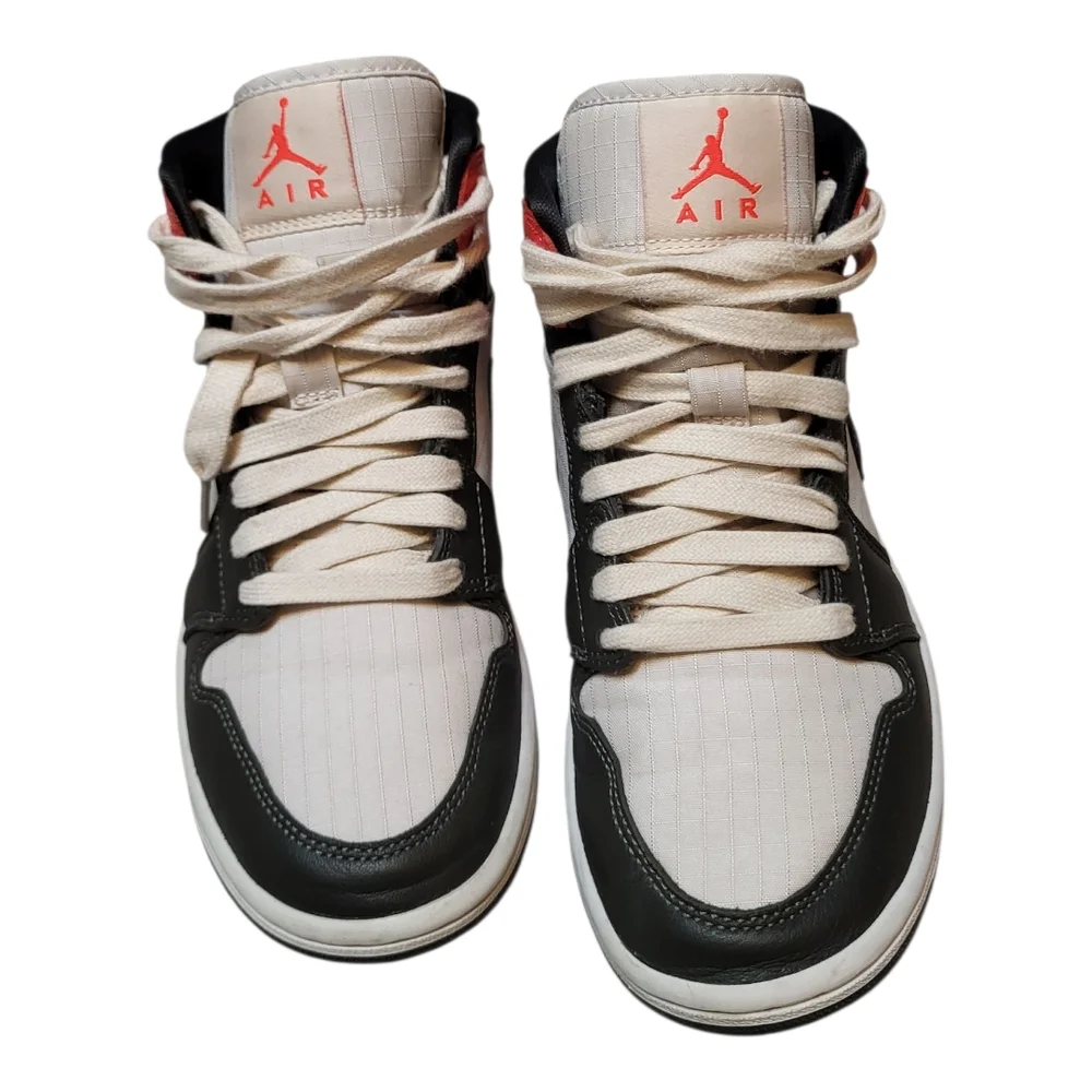 Nike Women's Air Jordan Sneakers 1 Mid SE 'Newsprint' - Size 6